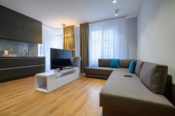 Nowoczesne mieszkania na przedmieściach oferują wiele zalet, ale mają też swoje wady.